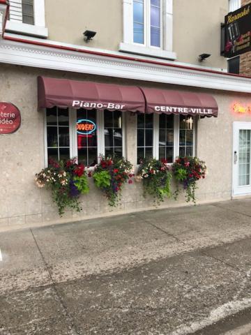 Auberge Centre Ville Saguenay Exterior photo