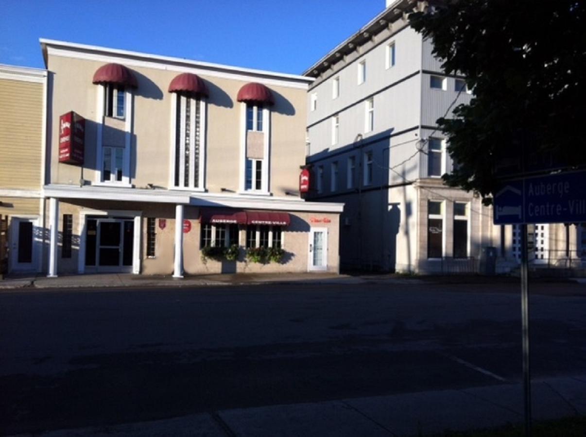 Auberge Centre Ville Saguenay Exterior photo